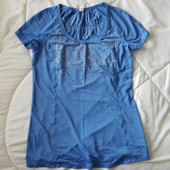 Short sleeve tech lululemon run wild shirt Blue size 6 porcelain - Picture 1 of 11